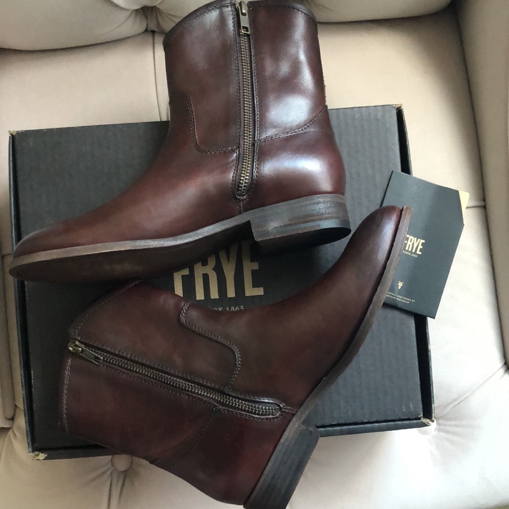 Frye Melissa Button Short Boot 2 (Size 7) NWT